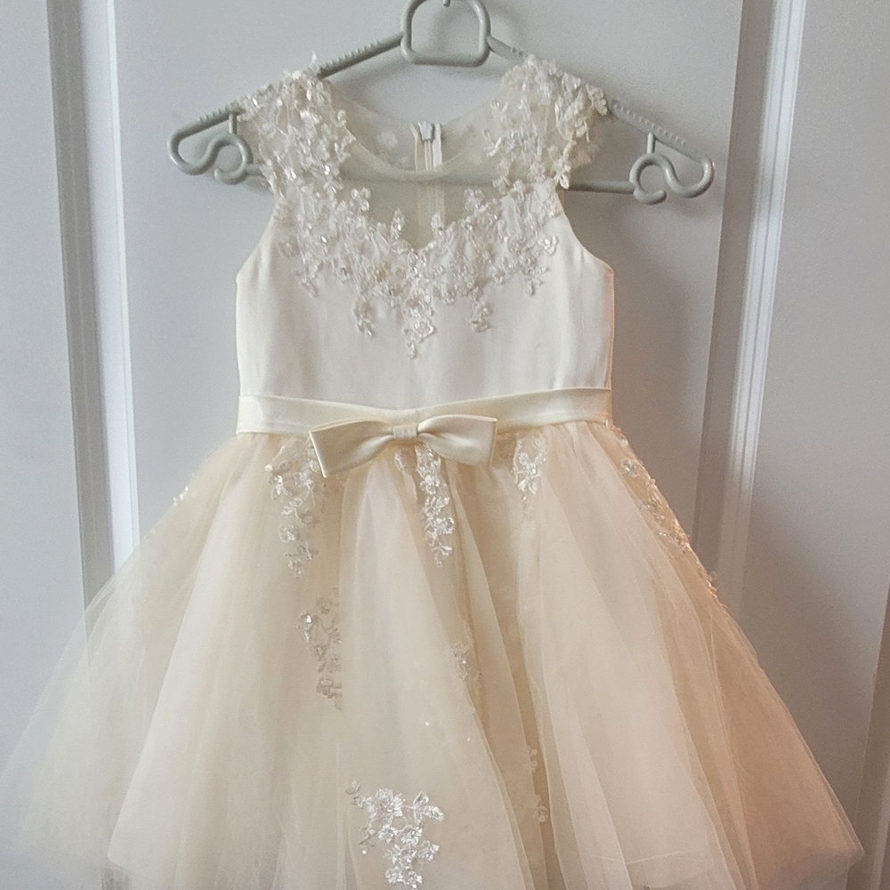 Cream Sleeveless Formal Dress